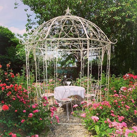Isabelle'S Rosegarden Hotel Beckerich Bagian luar foto