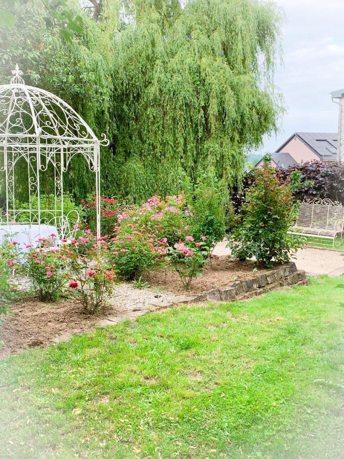 Isabelle'S Rosegarden Hotel Beckerich Bagian luar foto